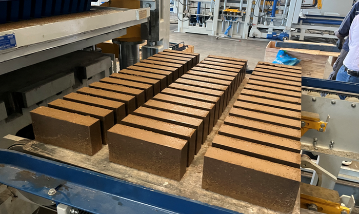 ម៉ាស៊ីនផលិតឥដ្ឋដោយស្វ័យប្រវត្តិ ZN1500 ផ្តល់អំណាចដល់អតិថិជននៅប្រទេសចិនខាងកើតក្នុងការប្រើប្រាស់ធនធានភក់